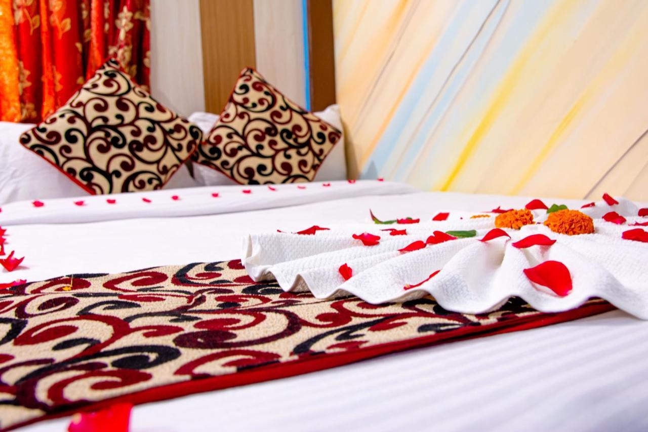 Hotel Middle Point Pvt Ltd Pokhara Kültér fotó
