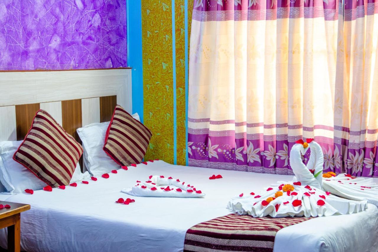 Hotel Middle Point Pvt Ltd Pokhara Kültér fotó