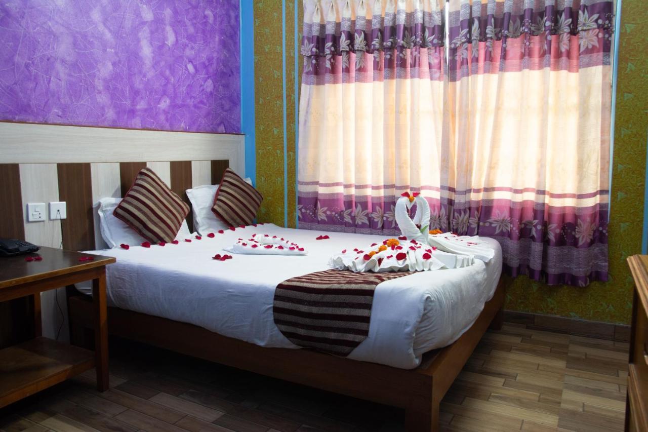 Hotel Middle Point Pvt Ltd Pokhara Kültér fotó