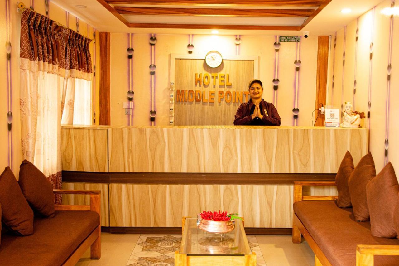 Hotel Middle Point Pvt Ltd Pokhara Kültér fotó