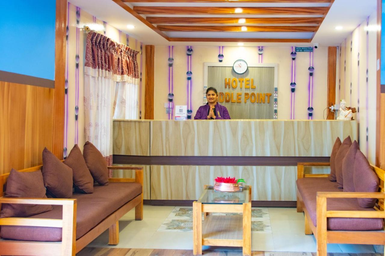 Hotel Middle Point Pvt Ltd Pokhara Kültér fotó