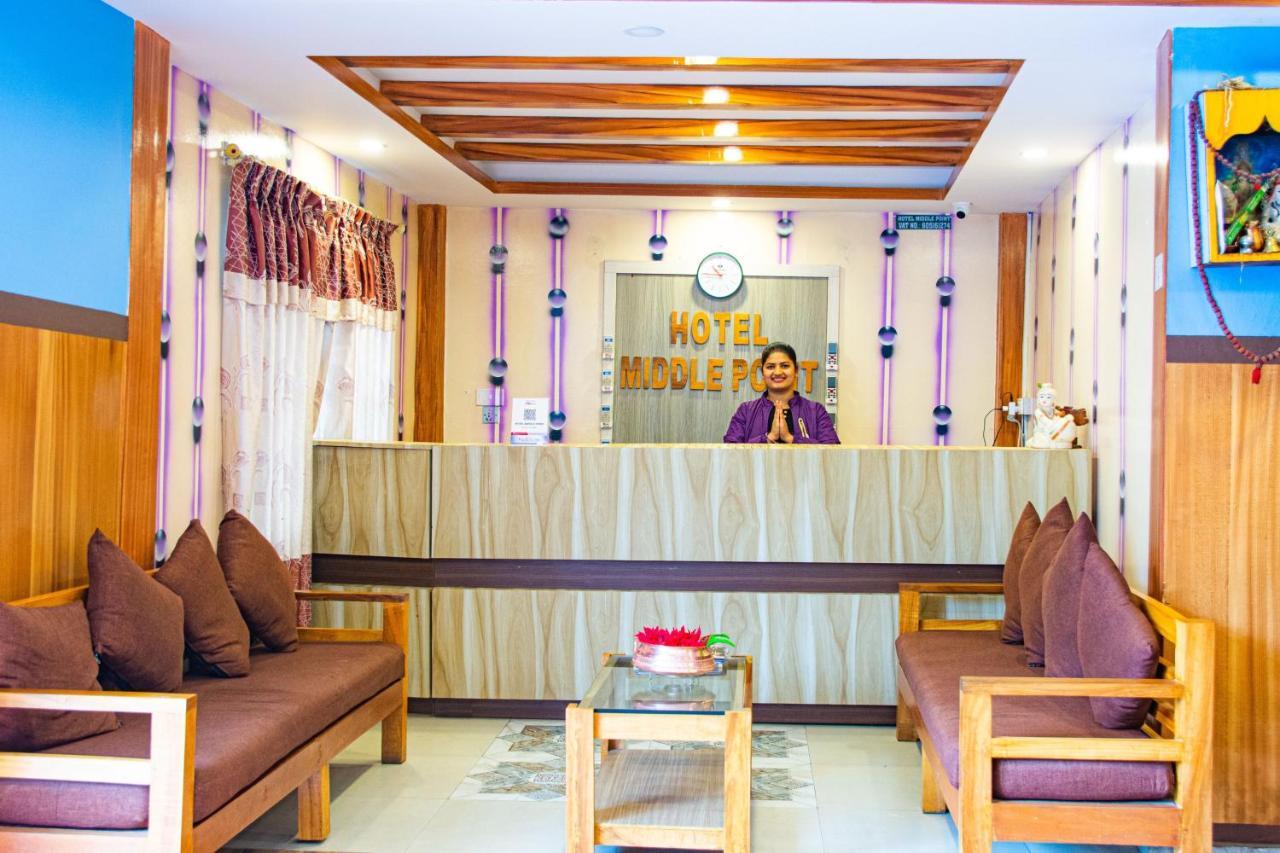 Hotel Middle Point Pvt Ltd Pokhara Kültér fotó