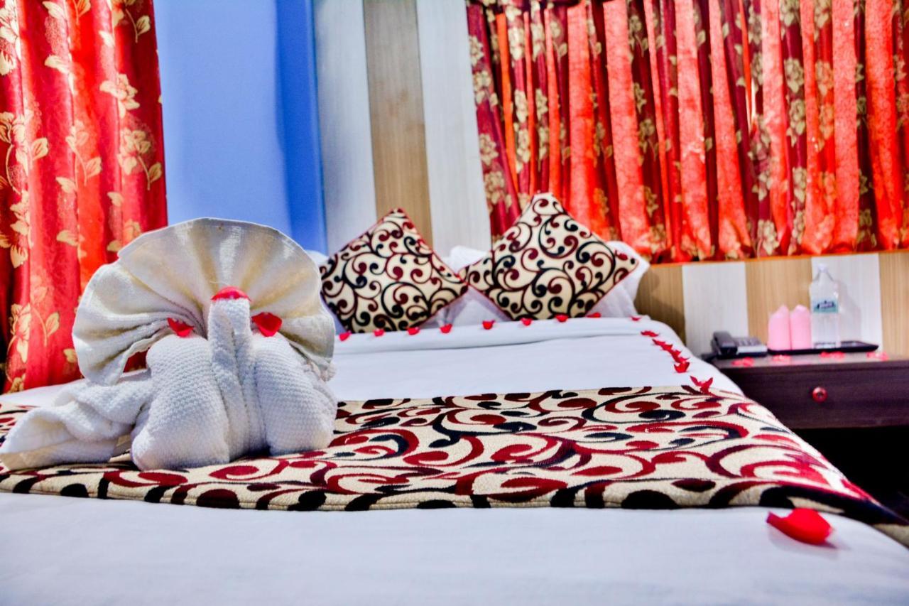Hotel Middle Point Pvt Ltd Pokhara Kültér fotó