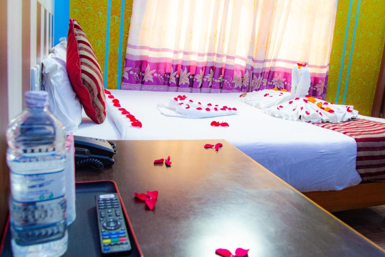 Hotel Middle Point Pvt Ltd Pokhara Kültér fotó