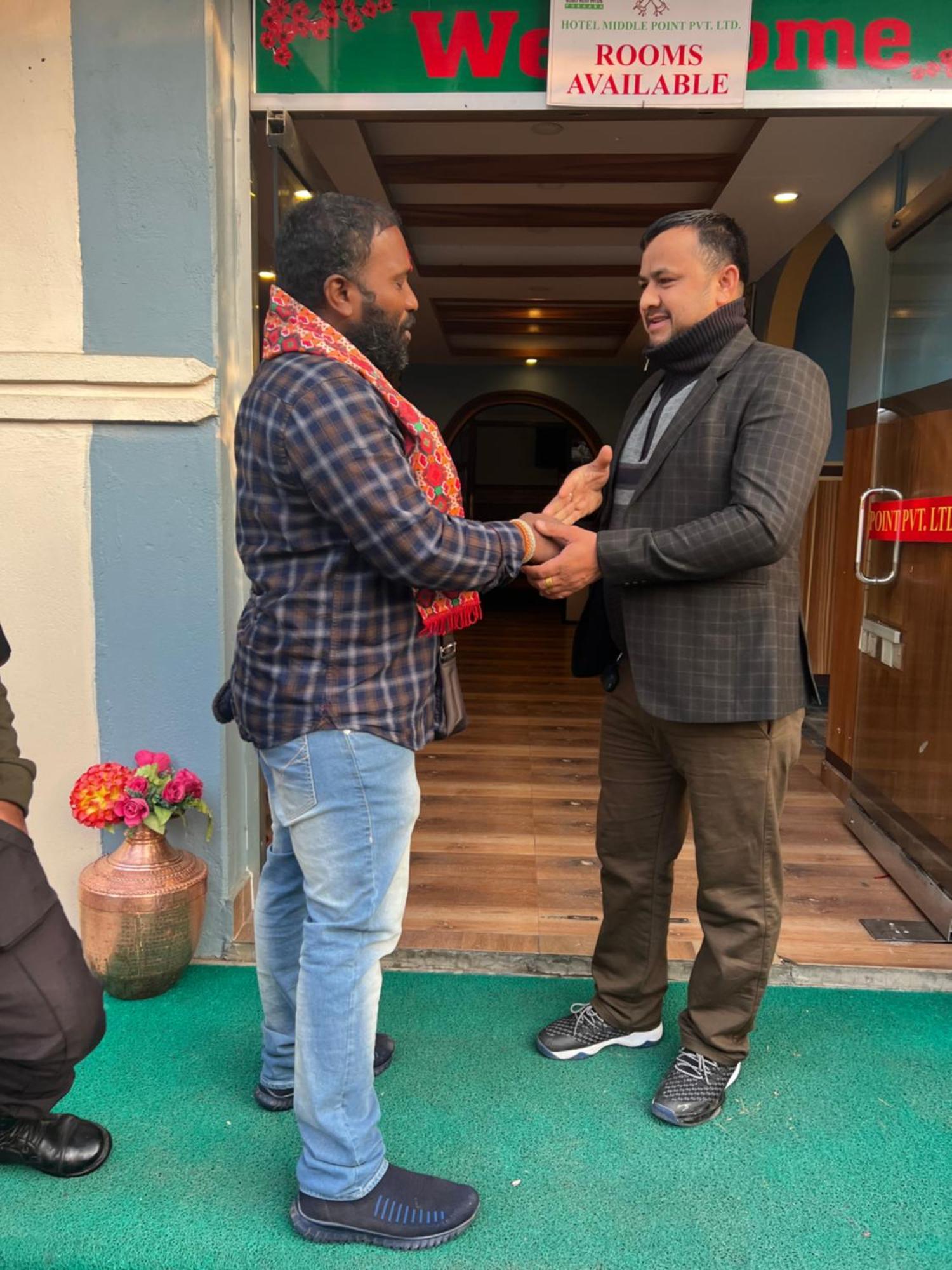 Hotel Middle Point Pvt Ltd Pokhara Kültér fotó